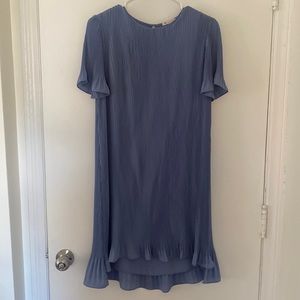Women’s pleated blue short sleeve dress